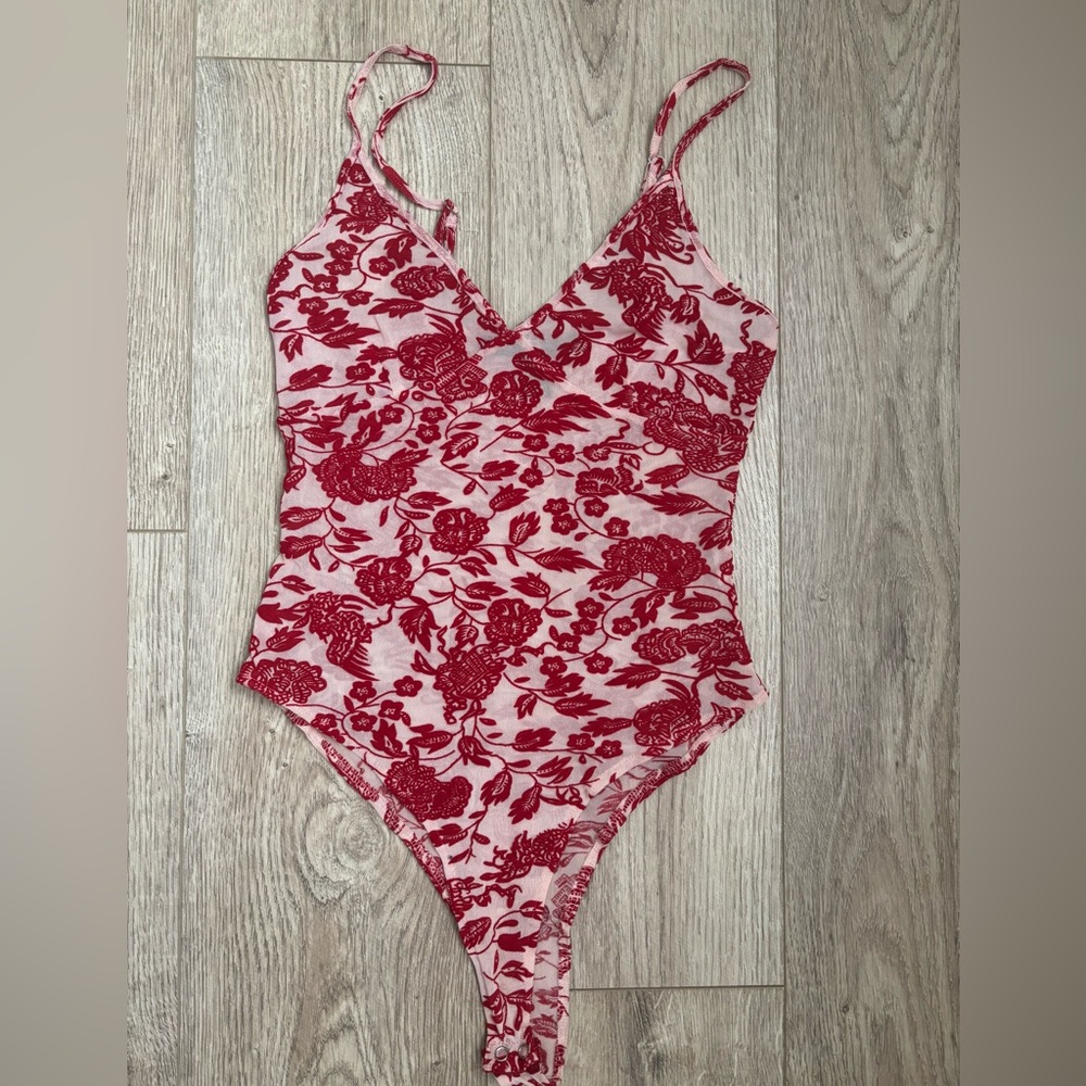 ❌ Forever 21 Red Floral Lace Bodysuit